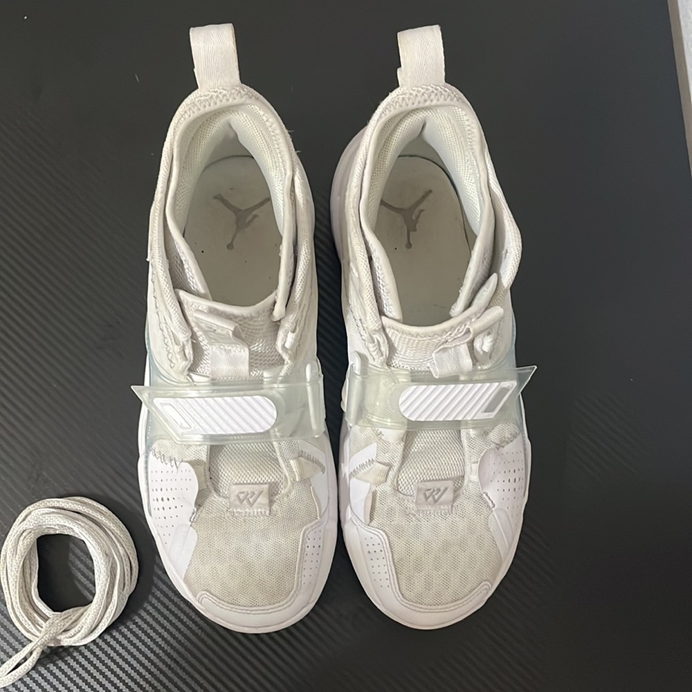 Basketball Shoes - Picture 2 of 3